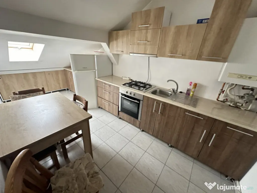 Apartament 3 camere 100mp zona Tilisca 