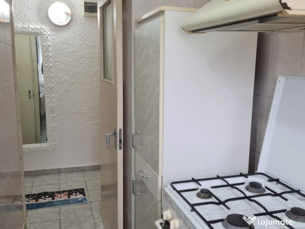 pf vând apartament două camere semidecomandate 