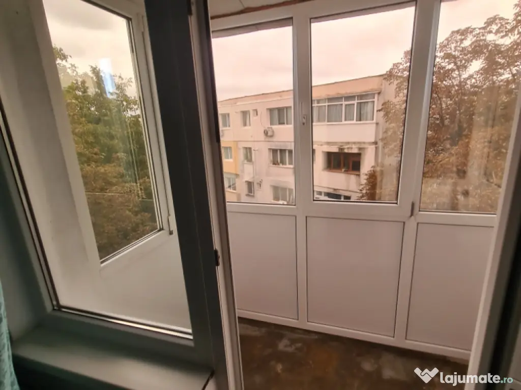 pf vând apartament două camere semidecomandate 