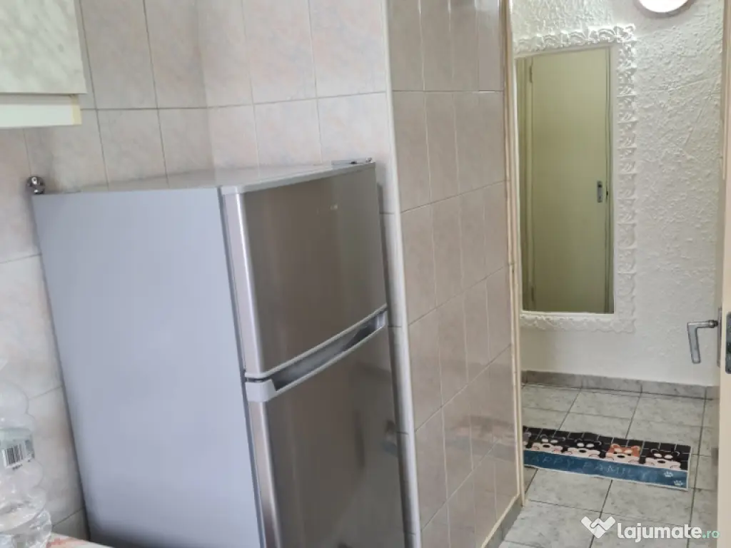 pf vând apartament două camere semidecomandate 