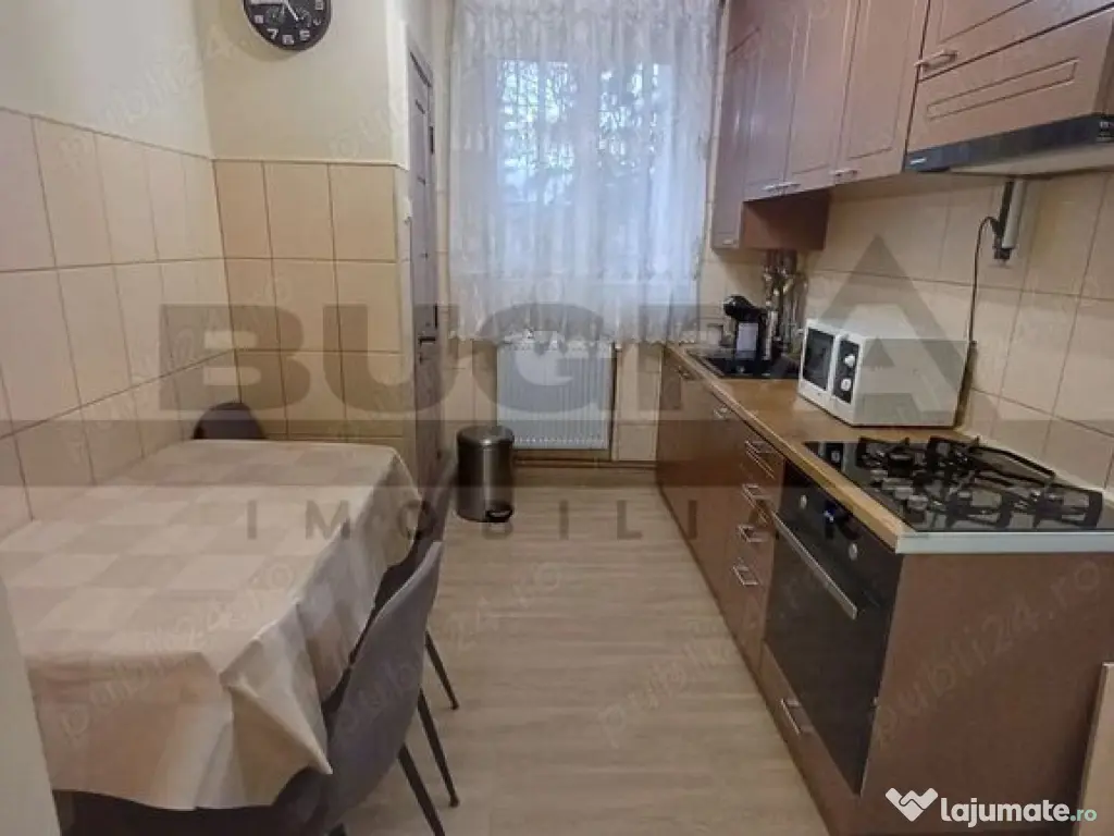 Apartament de 3 camere, decomandat, 65mp, parcare, zona I... 