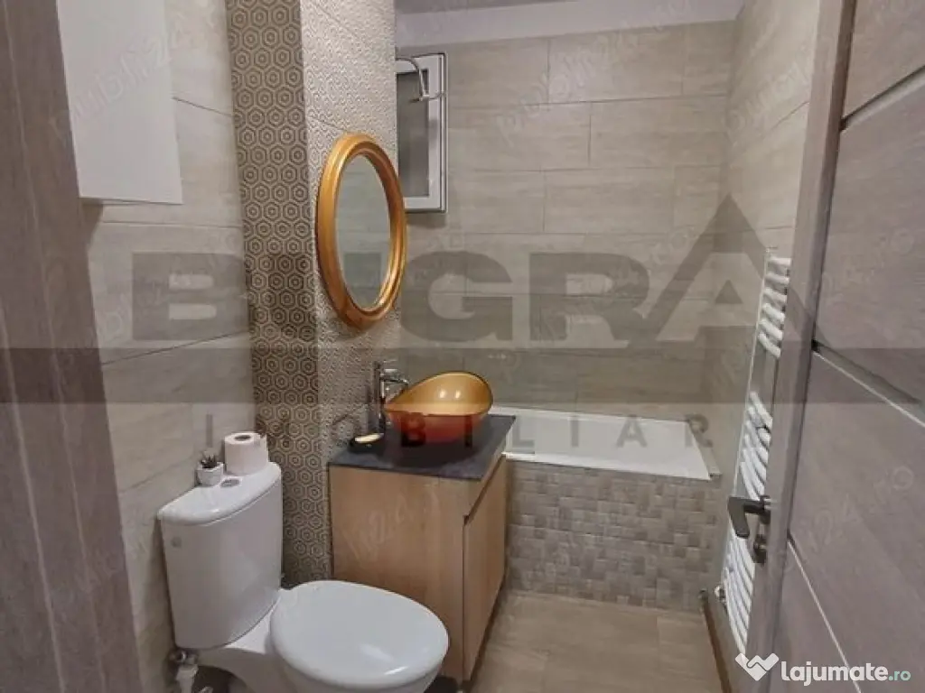 Apartament de 3 camere, decomandat, 65mp, parcare, zona I... 