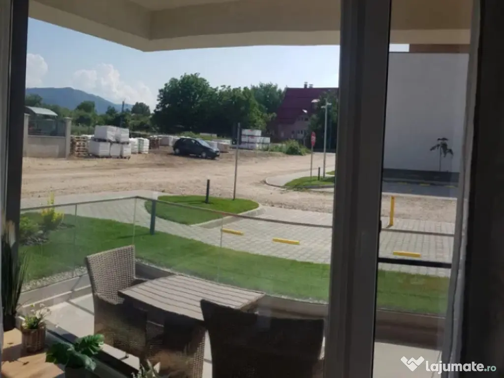 Apartament 2 camere, decomandat - zona Bartolomeu 