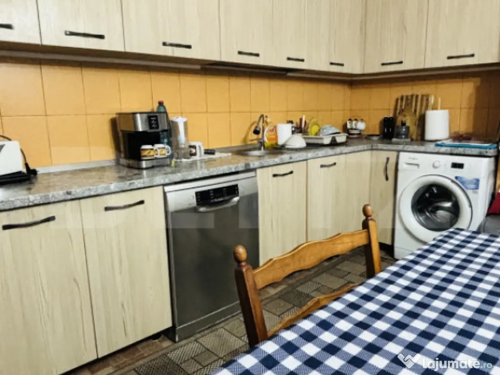Vânzare apartament decomandat , 80 mp, Câmpulung Moldovens 