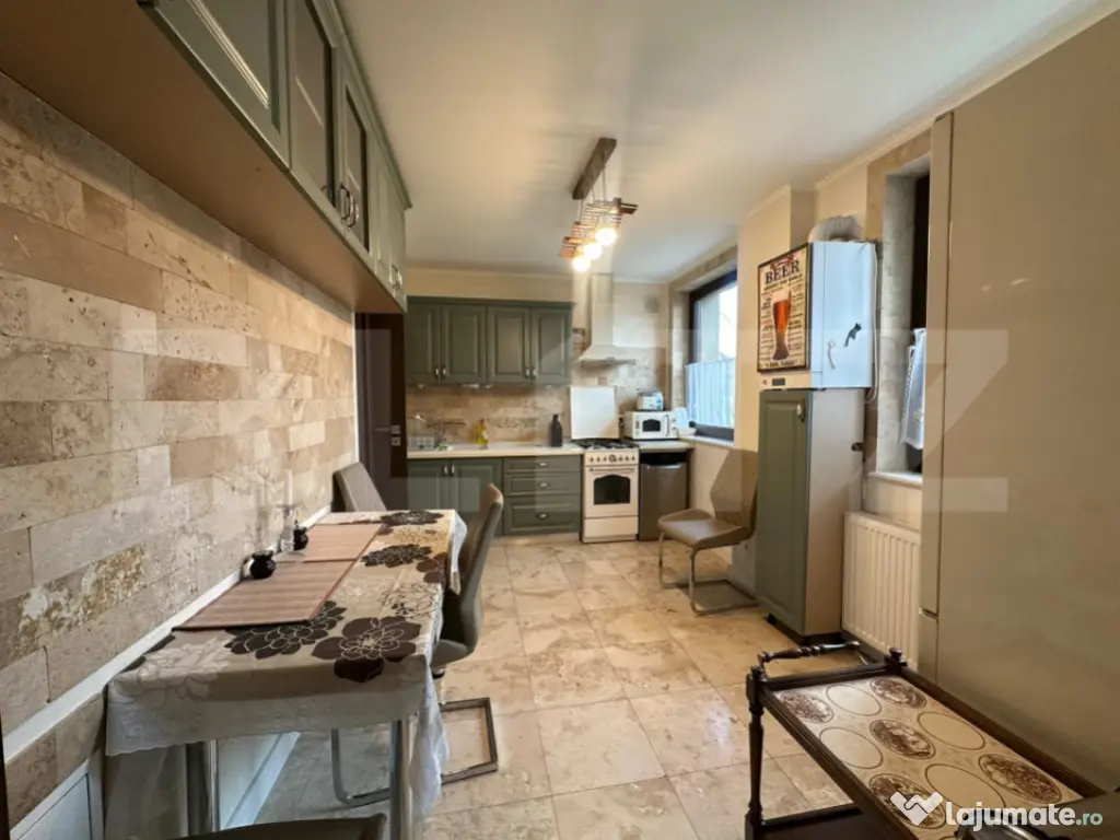 Casa moderna P+1+M, 3 dormitoare, zona Ford 