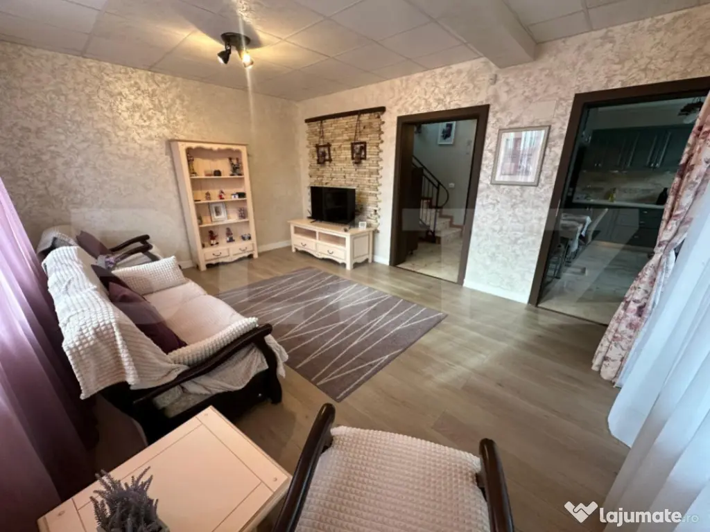 Casa moderna P+1+M, 3 dormitoare, zona Ford 