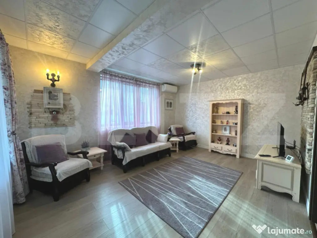 Casa moderna P+1+M, 3 dormitoare, zona Ford 