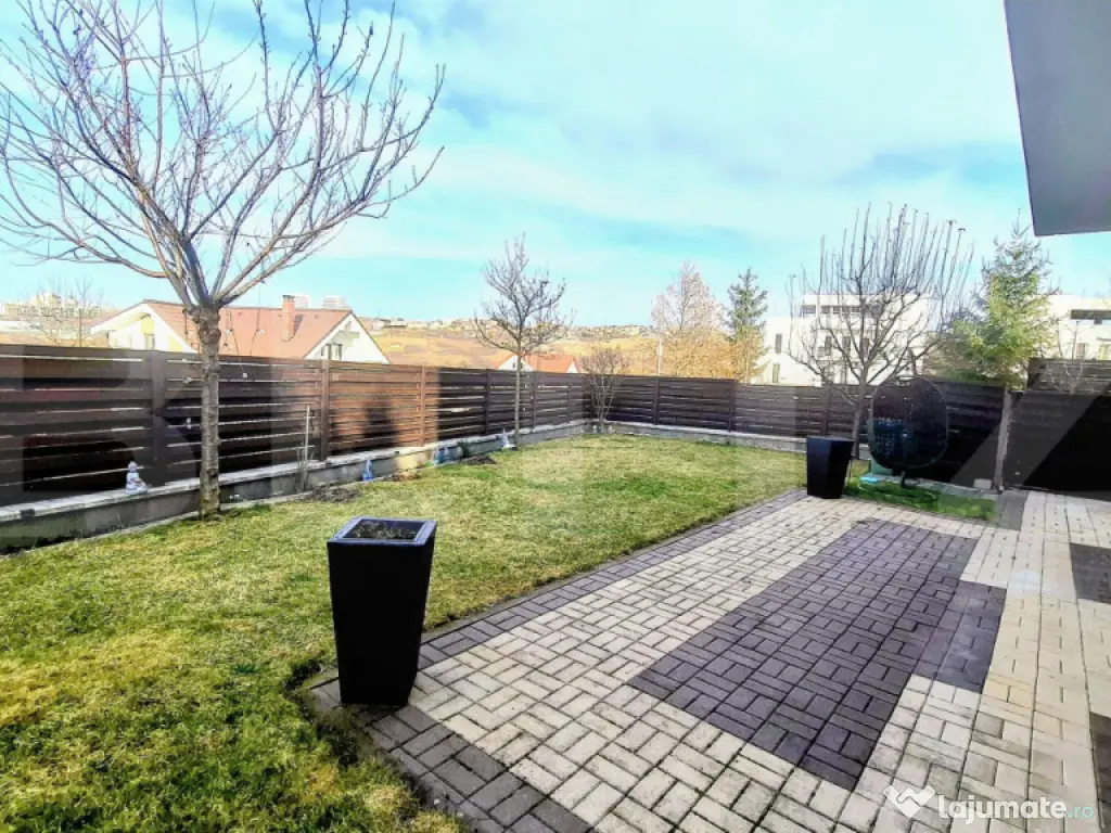 Apartament în casă cu 3 camere, 100mp și grădină propri 