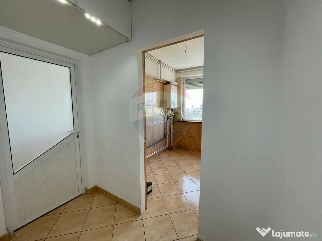 Apartament 3 camere | Etaj 8/9 | Zona Nord – Strada Cam... 