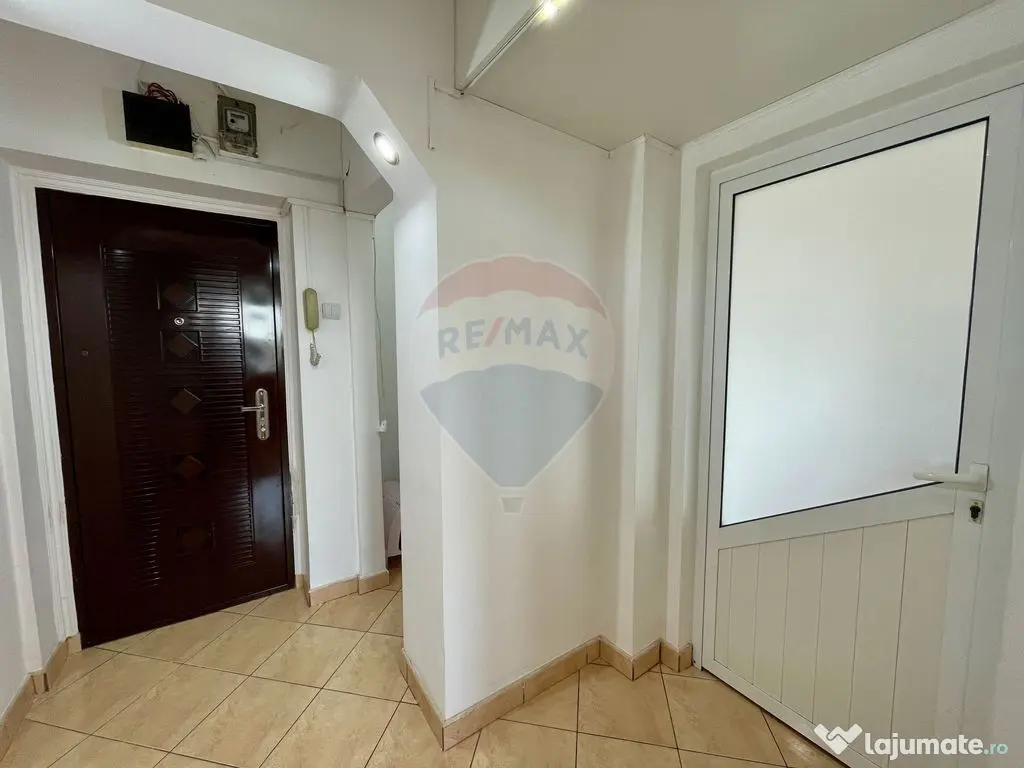 Apartament 3 camere | Etaj 8/9 | Zona Nord – Strada Cam... 