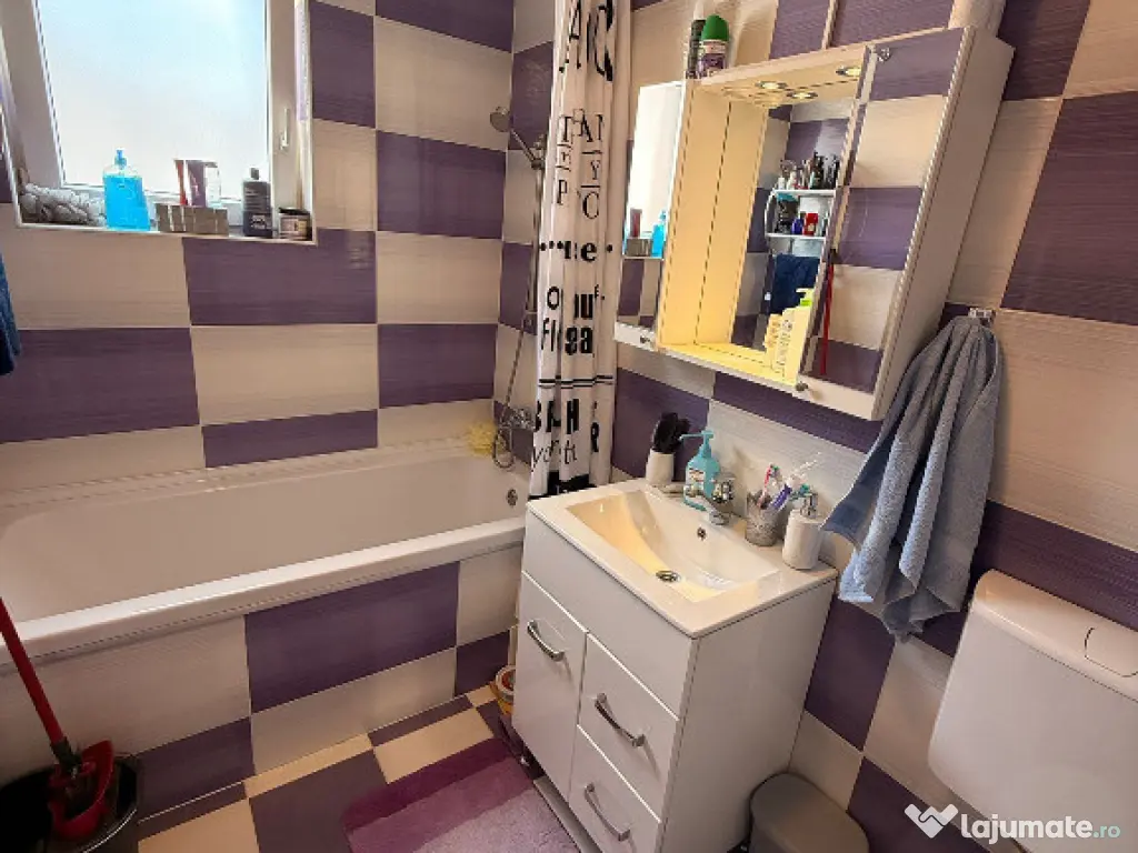 Apartament 2 camere semidecomandat zona Eroilor 