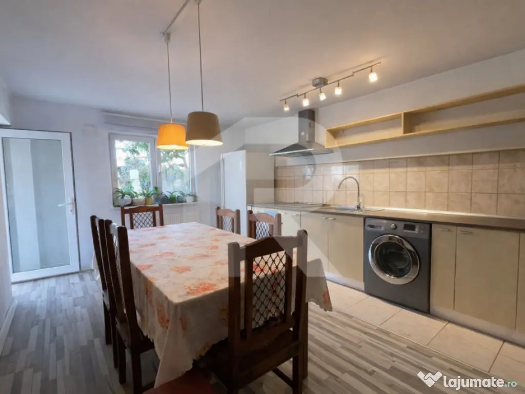 Casă spațioasă cu curte proprie 3 camere + birou Dobroe 