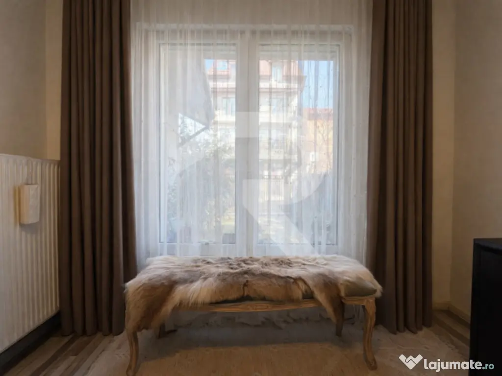 Casă spațioasă cu curte proprie 3 camere + birou Dobroe 