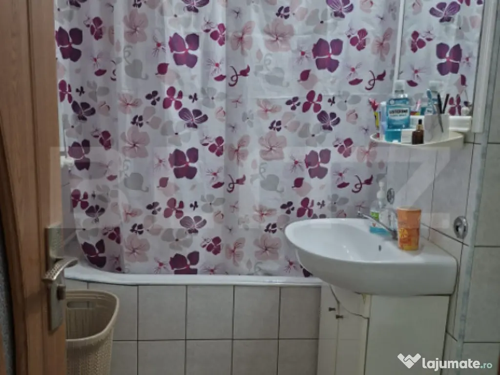 Apartament 3 camere, decomandat, 69 mp, etaj 3, Obcini 