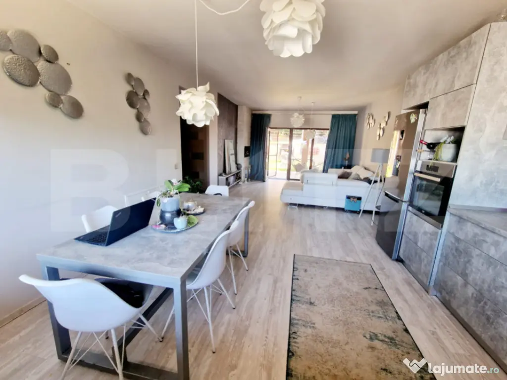 Duplex modern cu 140mp utili, panorama superba, teren 320mp, 