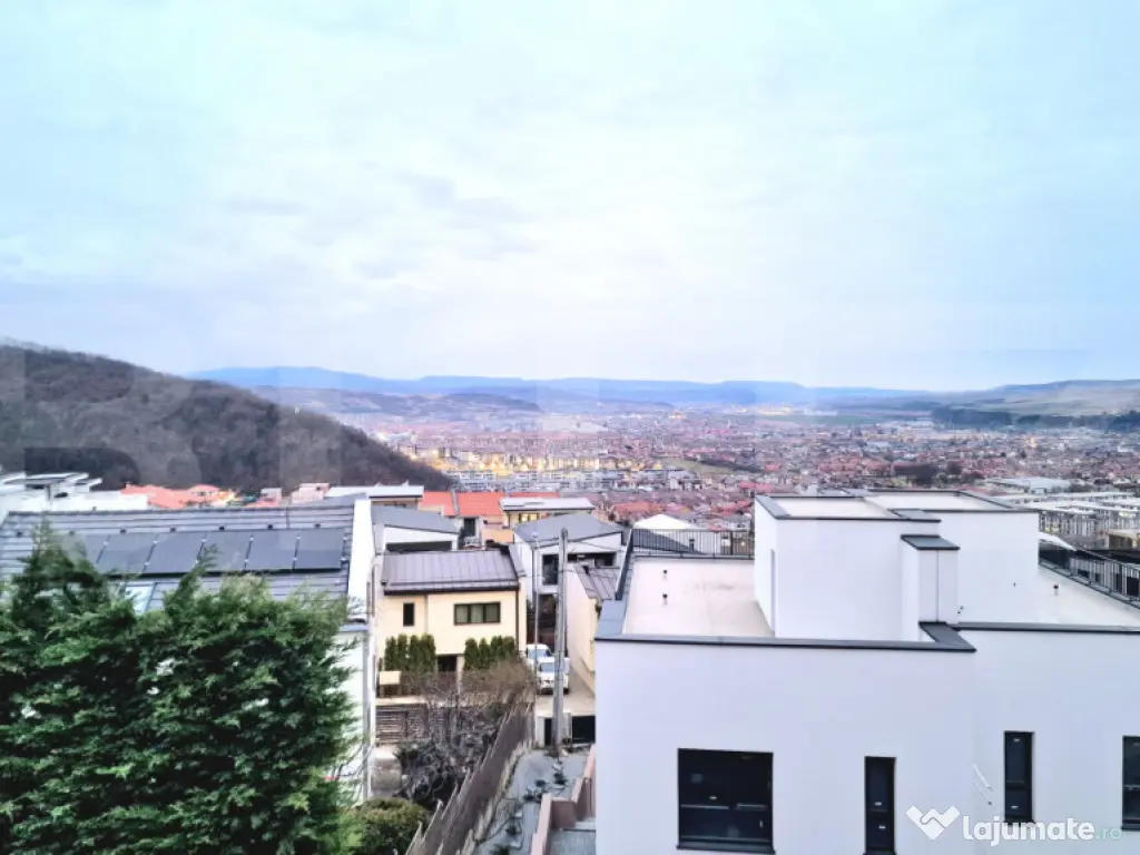 Duplex modern cu 140mp utili, panorama superba, teren 320mp, 