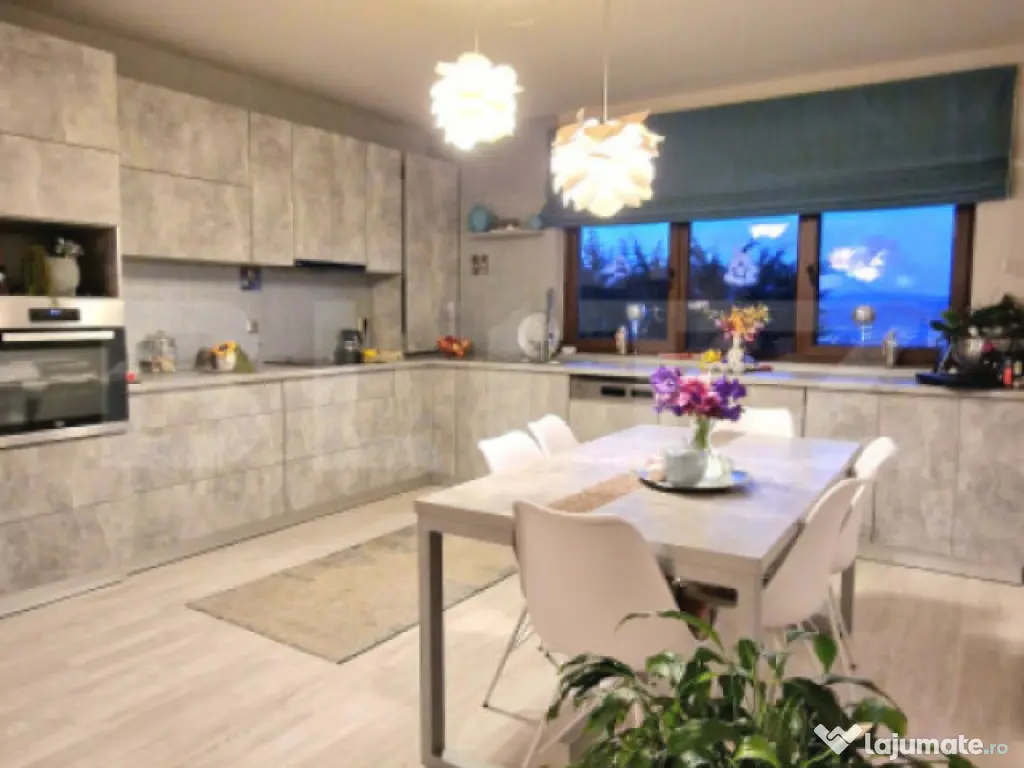 Duplex modern cu 140mp utili, panorama superba, teren 320mp, 