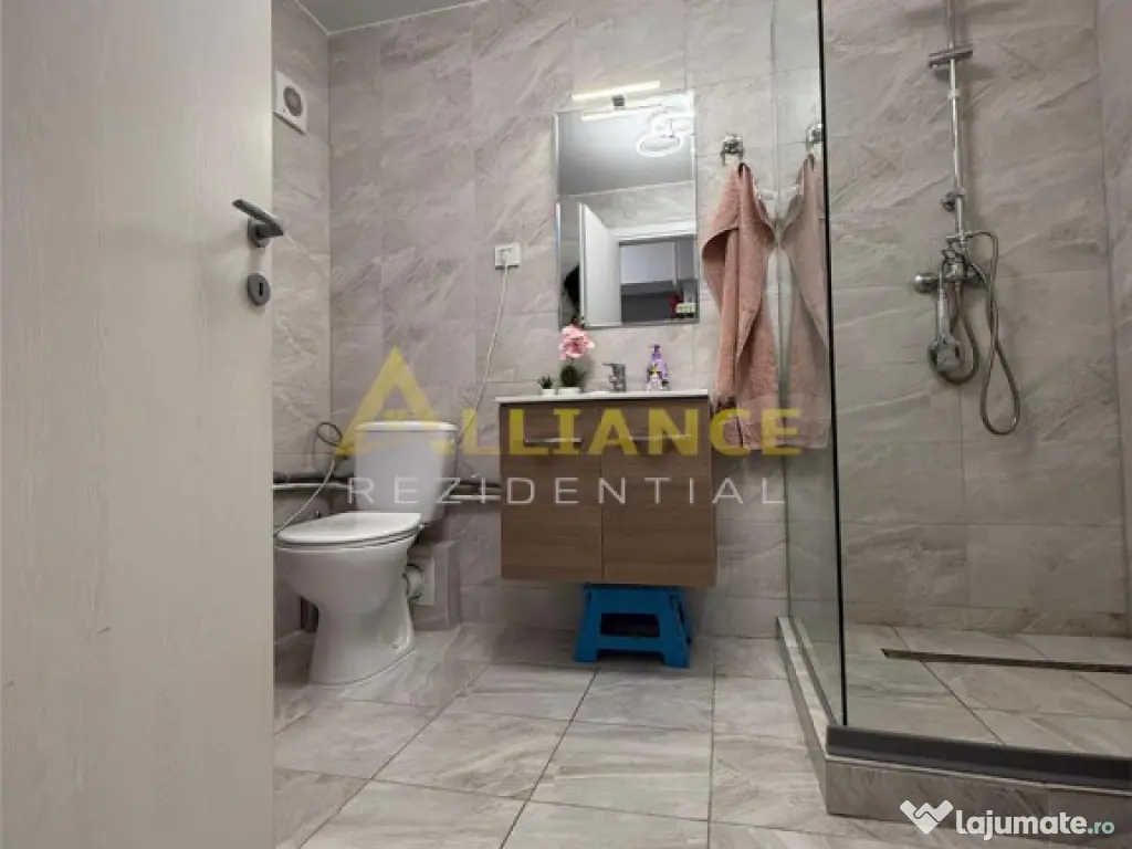 Apartament 3 camere 2 bai Confort City 