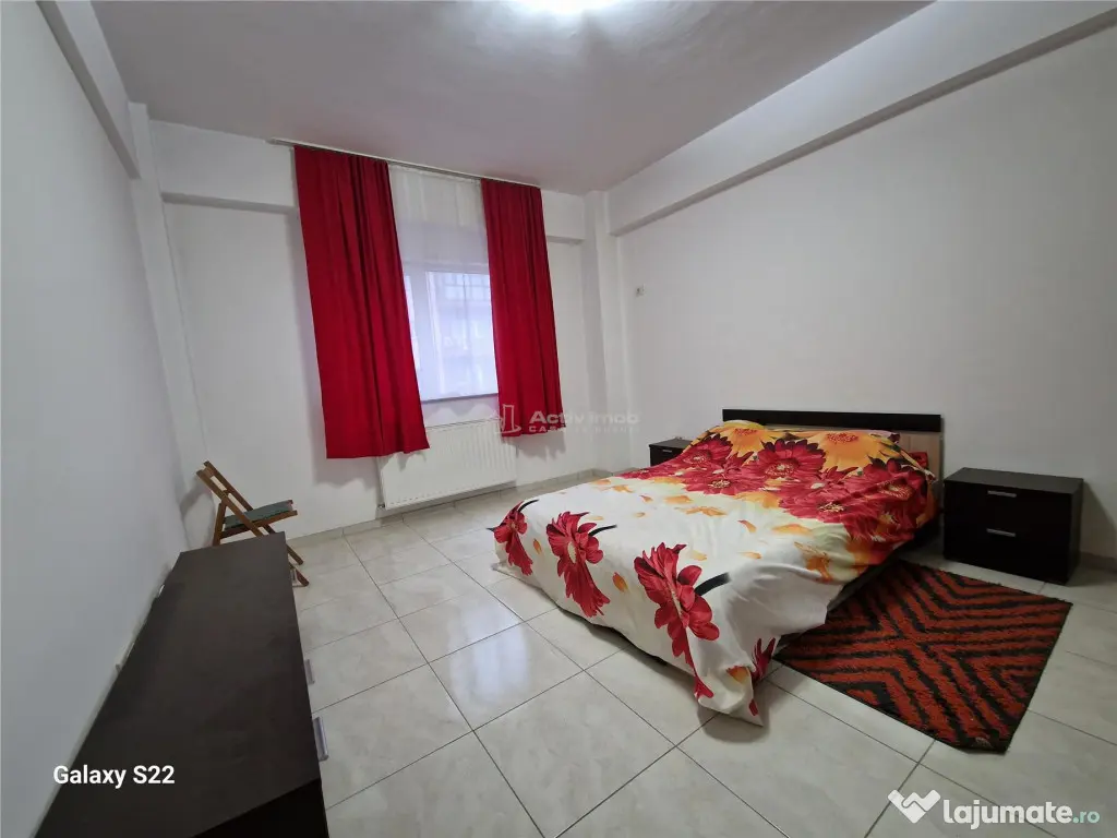 2 cam Militari Residence, str. Rezervelor- Cafe Roz 