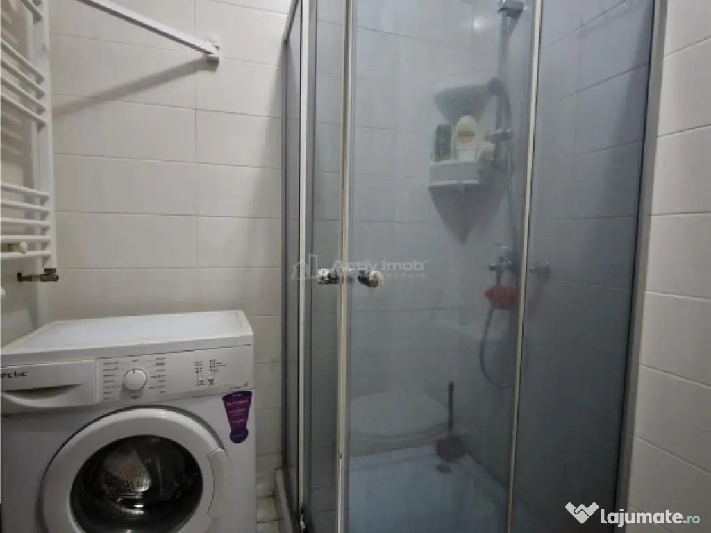 2 cam Militari Residence, str. Rezervelor- Cafe Roz 