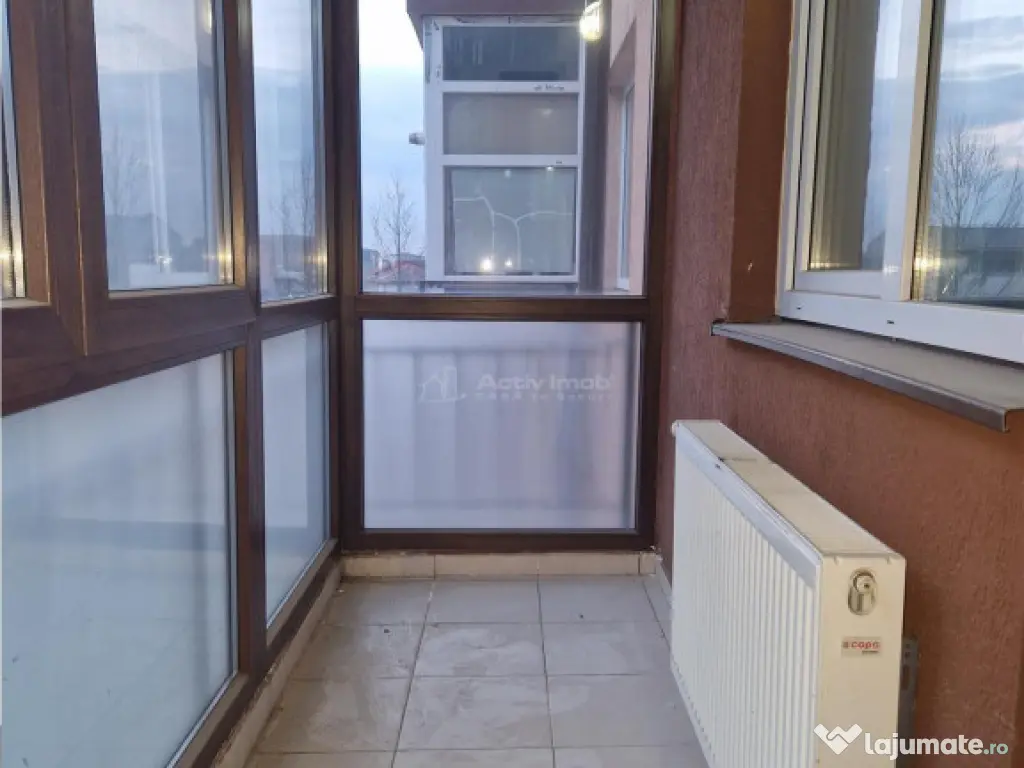 2 cam Militari Residence, str. Rezervelor- Cafe Roz 