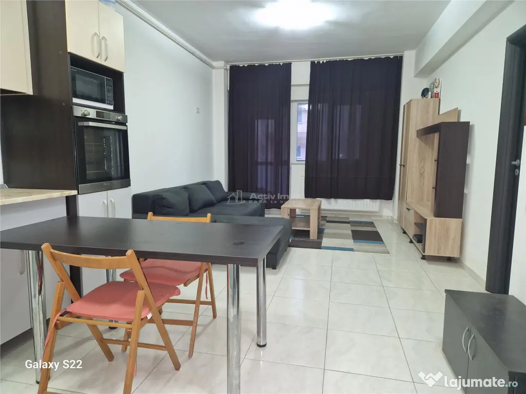 2 cam Militari Residence, str. Rezervelor- Cafe Roz 