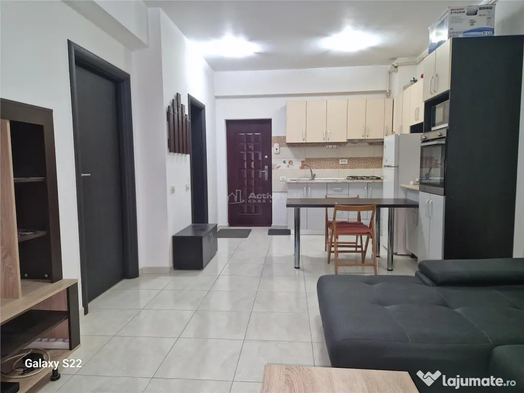 2 cam Militari Residence, str. Rezervelor- Cafe Roz 