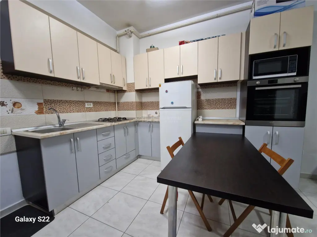 2 cam Militari Residence, str. Rezervelor- Cafe Roz 