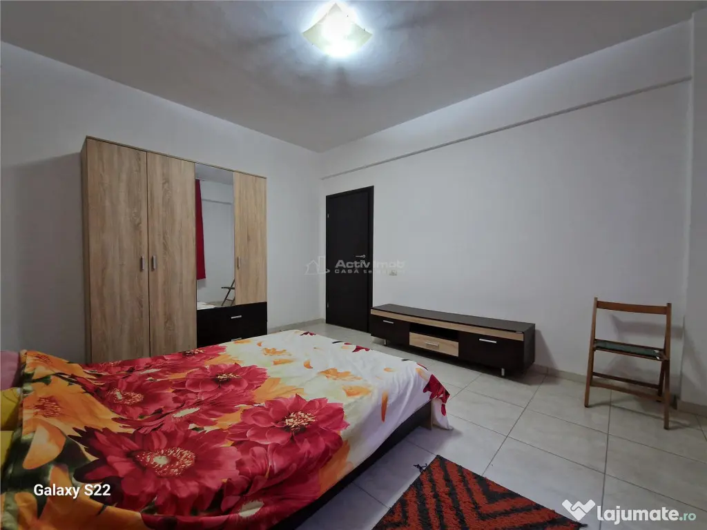 2 cam Militari Residence, str. Rezervelor- Cafe Roz 