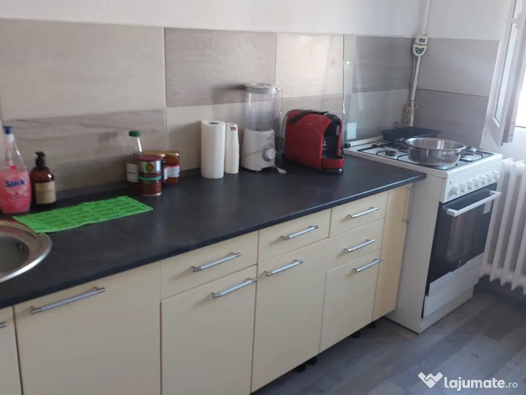 Brancoveanu, zona linistita, decomandat, 10 minute metrou, parcare 