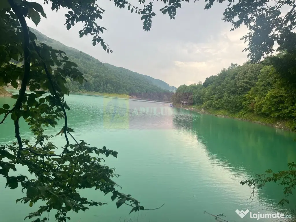 Teren cu deschidere la lac – Valea Doftanei, Prahova 