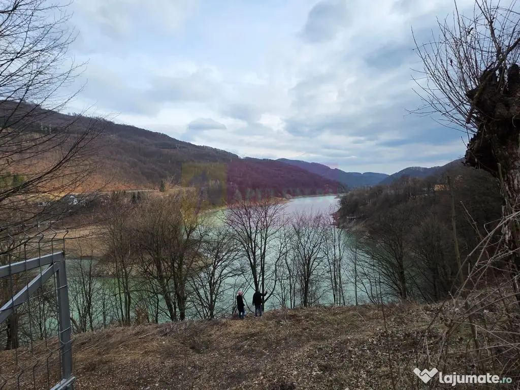 Teren cu deschidere la lac – Valea Doftanei, Prahova 