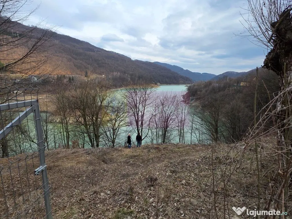 Teren cu deschidere la lac – Valea Doftanei, Prahova 