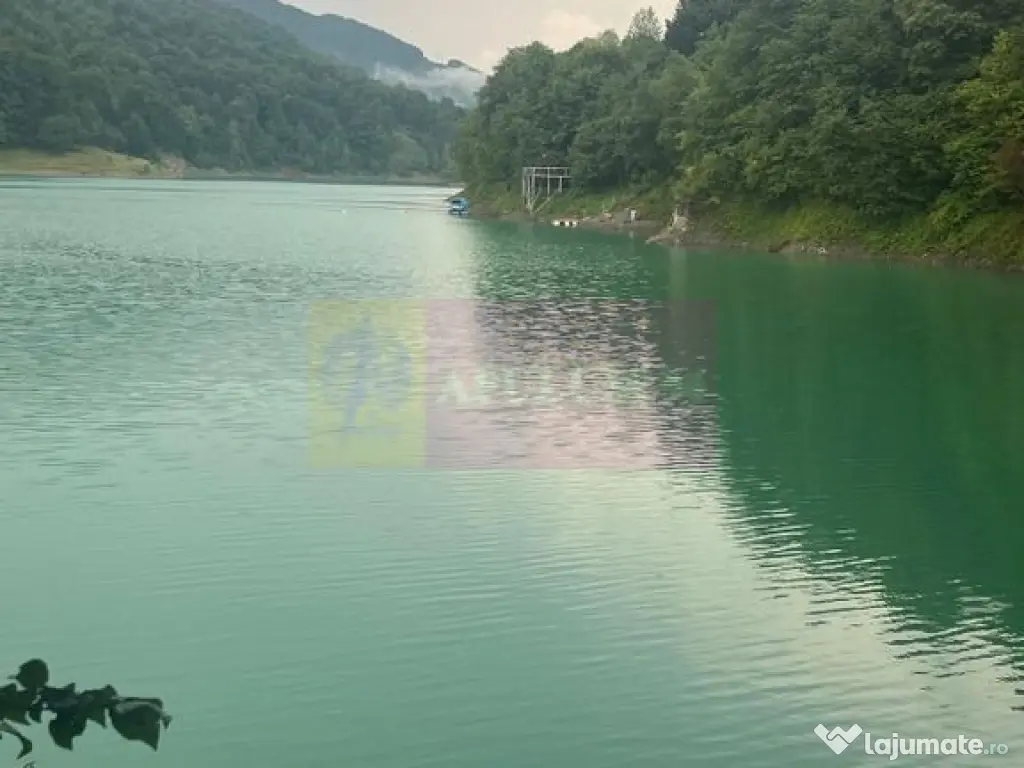 Teren cu deschidere la lac – Valea Doftanei, Prahova 