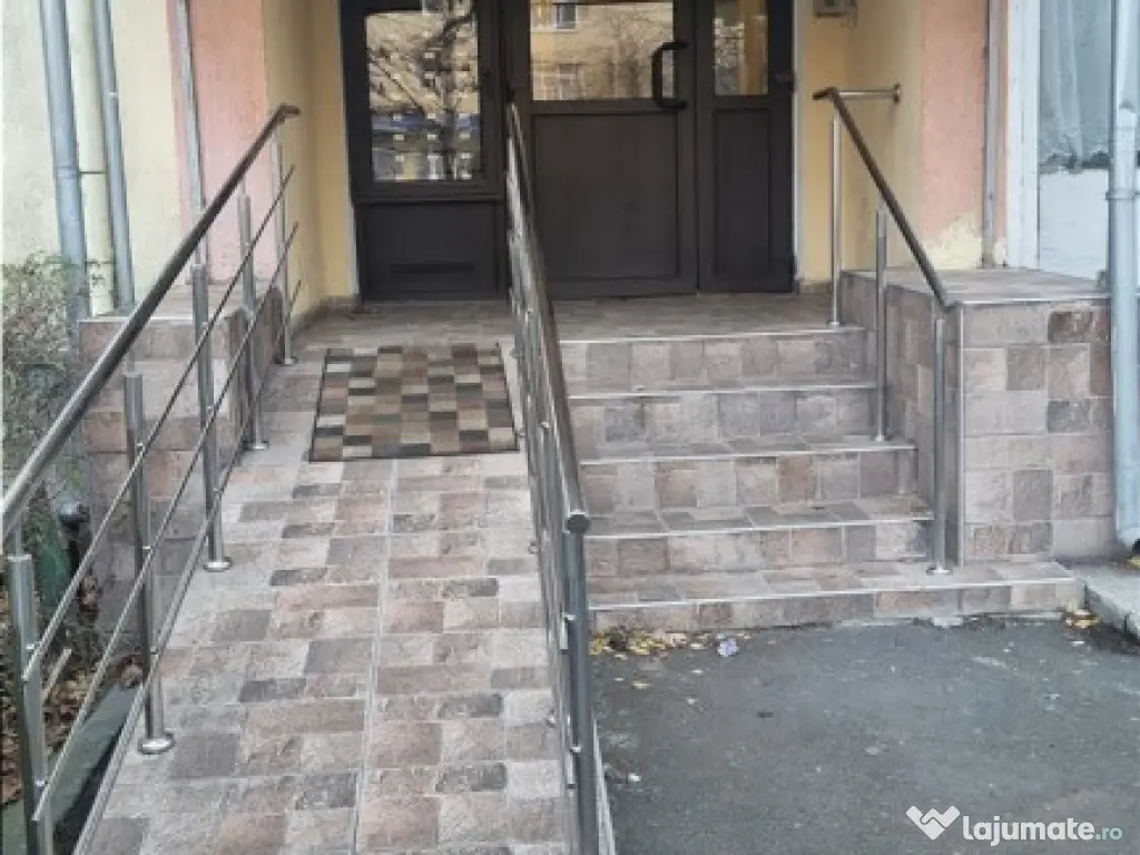 Apartament de trei camere , zona ITC 