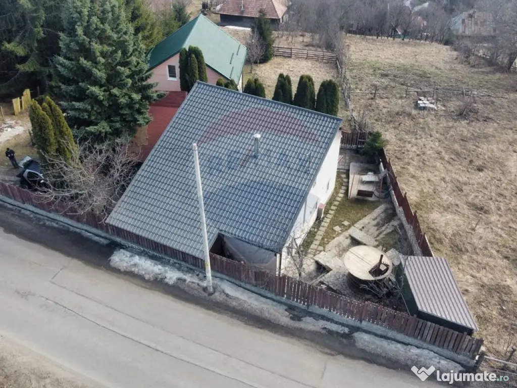 Vanzare Cabana cu 6 camere Muntele Baisorii 