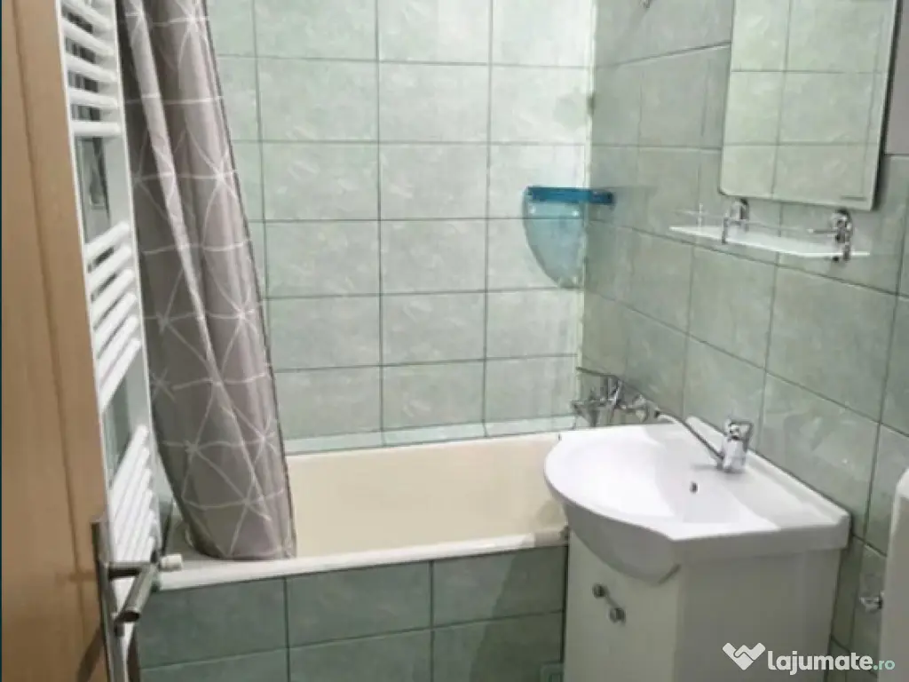 Apartament 2 camere, semidecomandat - zona Tractorul 