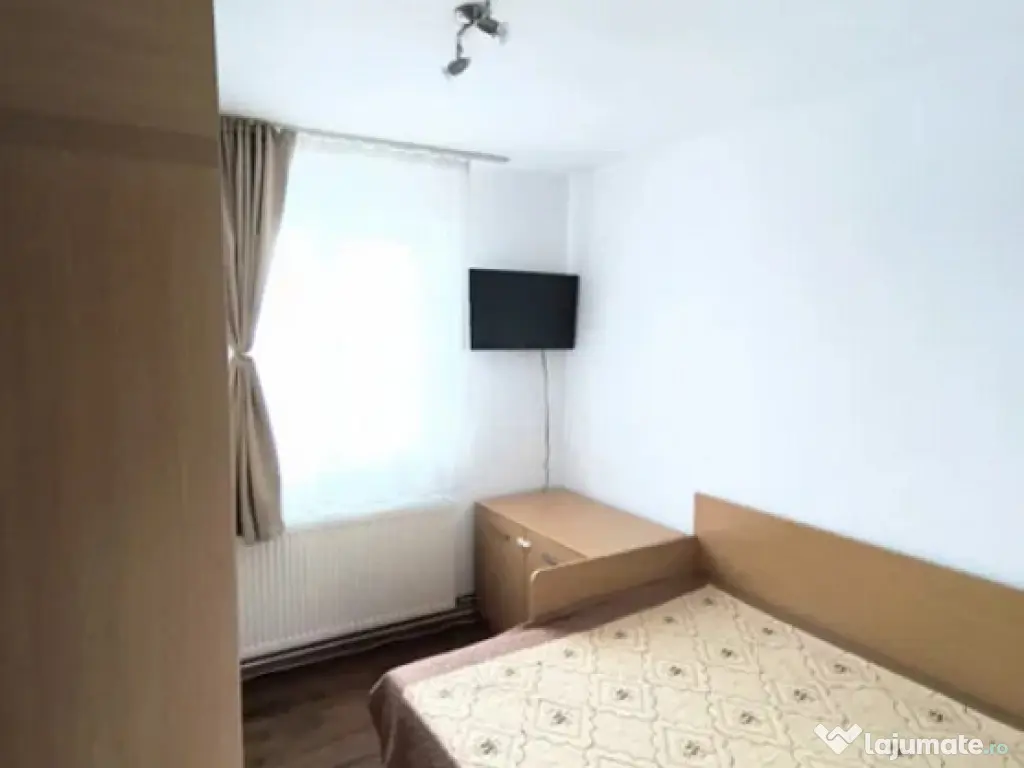 Apartament 2 camere, semidecomandat - zona Tractorul 