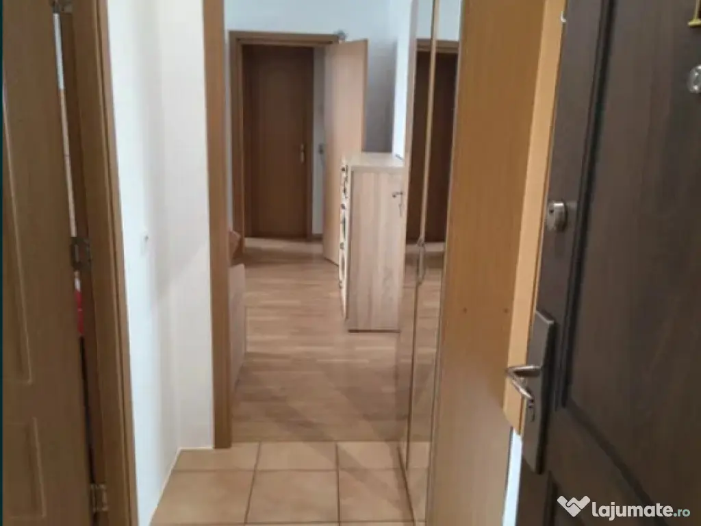 Apartament 2 camere, semidecomandat - zona Tractorul 