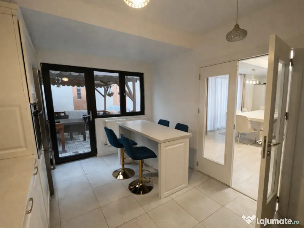 Vila cocheta 180 mp construiti, 340mp teren mobilata utilata 