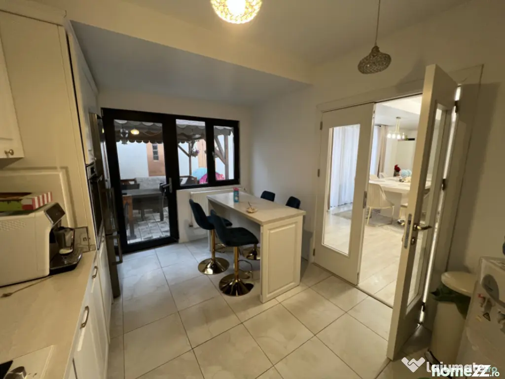 Vila cocheta 180 mp construiti, 340mp teren mobilata utilata 