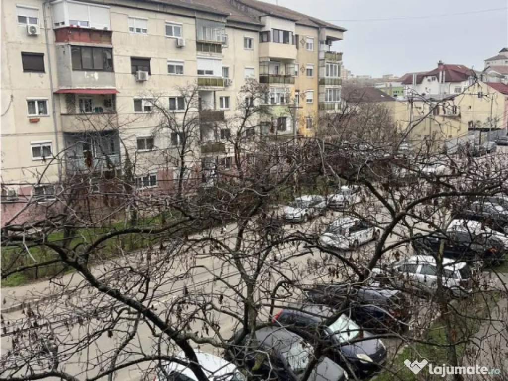 RECO apartament 3 camere in Decebal