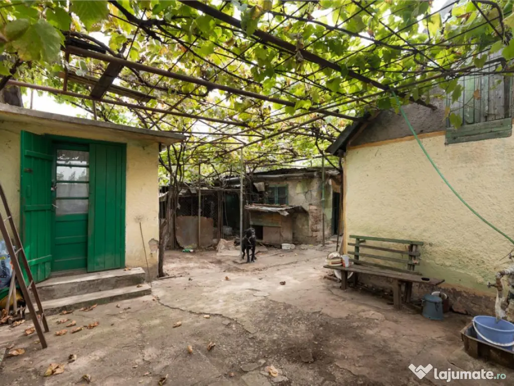 RECO Casa in Episcopia Bihor cu teren de 704mp 