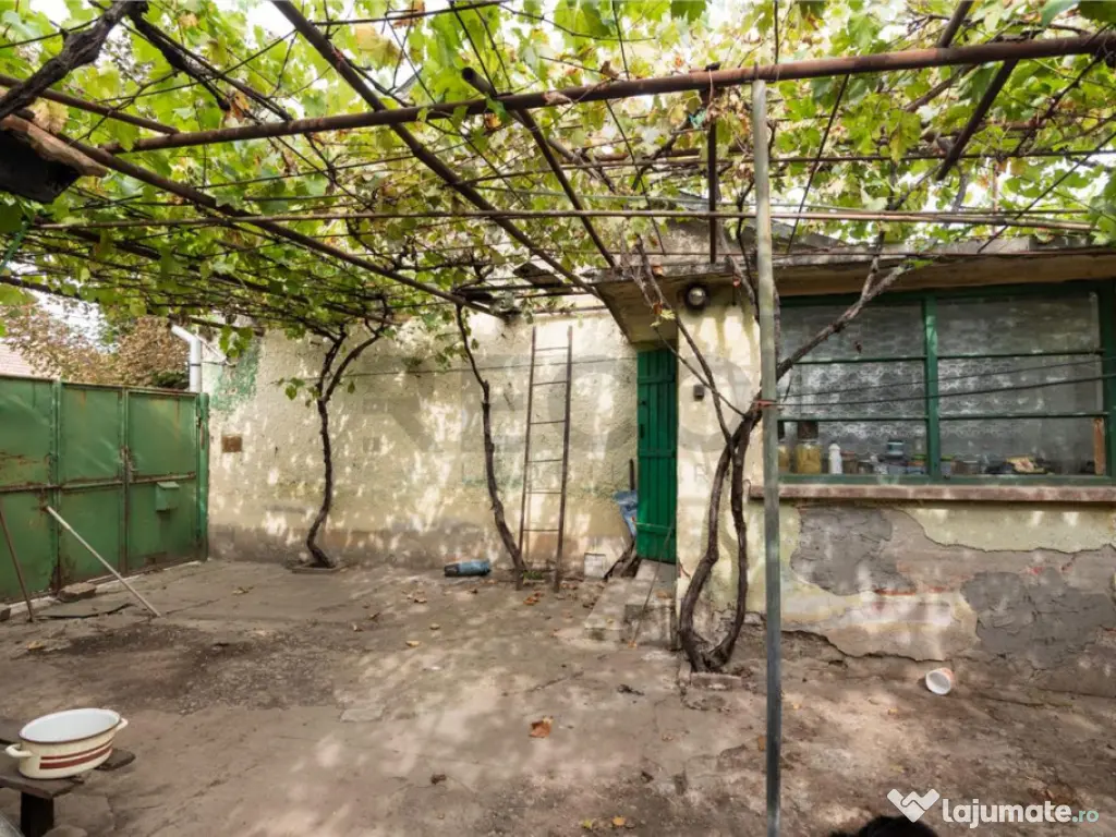 RECO Casa in Episcopia Bihor cu teren de 704mp 