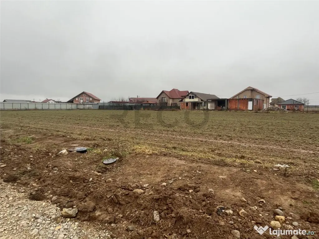 RECO Teren intravilan -loc de casa sau servicii 600 mp Cheri 