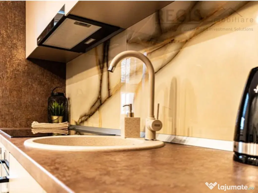 Apartament 2 camere LUX, vedere Coresi Mall 