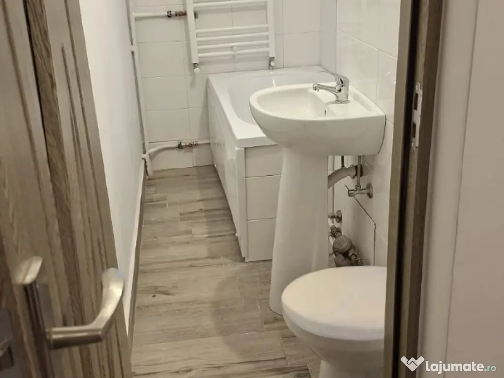 Proprietar, vând apartament 2 camere în bloc reabilitat termic 