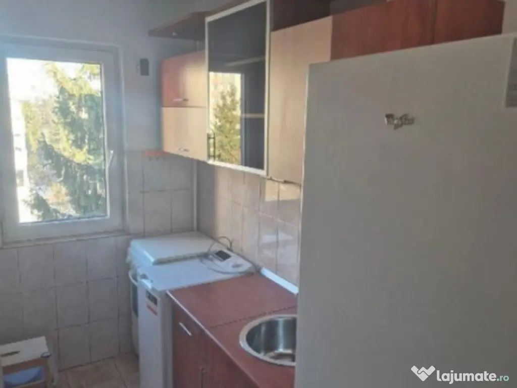 Apartament de 2 camere ( terasa refacuta )-Astra 