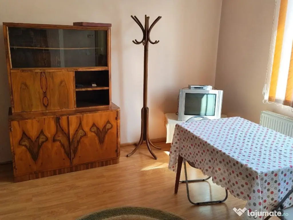 Apartament 2 camere de vânzare – poziție excelentă, aproape de centru 