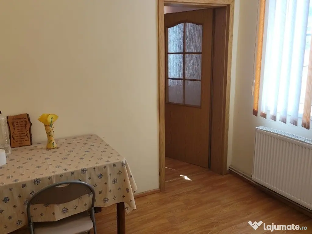 Apartament 2 camere de vânzare – poziție excelentă, aproape de centru 